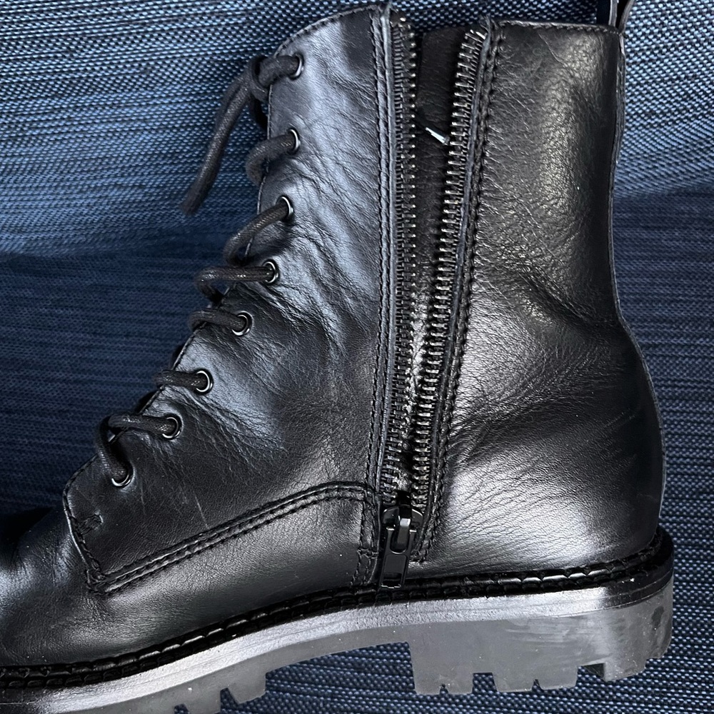 VINCE WOMENS BLACK LEATHER BOOTS  WITH ZIPPER SIZE 7.5 - Picture 10 of 16